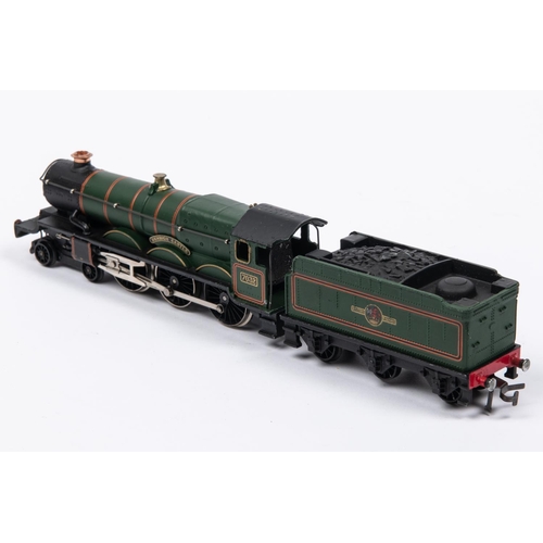 106 - A Hornby Dublo BR (ex.GWR) Castle Class 4-6-0 locomotive, Denbigh Castle 7032, in lined green livery... 