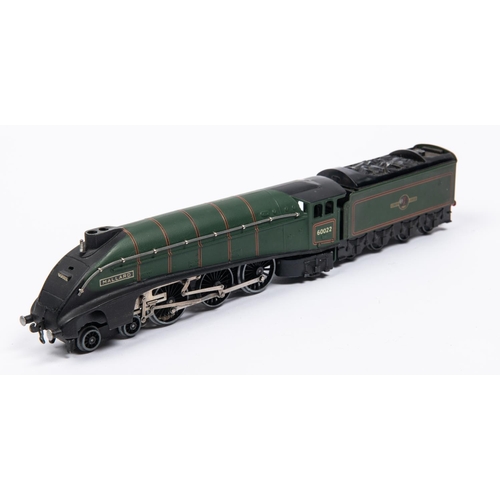 110 - A Hornby Dublo BR (ex.LNER) Class A4 4-6-2 locomotive, Mallard 60022, in lined green livery (3211). ... 