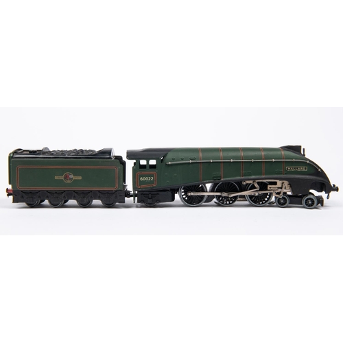 110 - A Hornby Dublo BR (ex.LNER) Class A4 4-6-2 locomotive, Mallard 60022, in lined green livery (3211). ... 