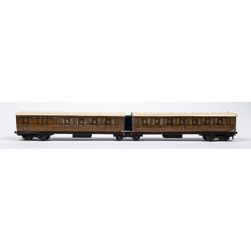 112 - A Hornby Dublo LNER teak Articulated Coach (D252). Full Third, 45401 and Brake Third 45402. In a goo... 