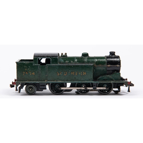 114 - A Hornby Dublo Southern Railway Class N2 0-6-2T locomotive, 2594, in Malachite green livery (EDL7). ... 