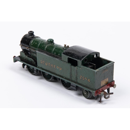 114 - A Hornby Dublo Southern Railway Class N2 0-6-2T locomotive, 2594, in Malachite green livery (EDL7). ... 