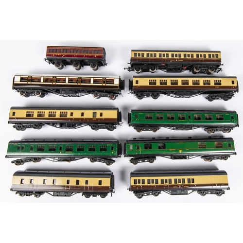 122 - 10x Exley OO gauge tinplate GWR, SR, LMS, etc coaches. Including Southern Railway examples; Buffet C... 