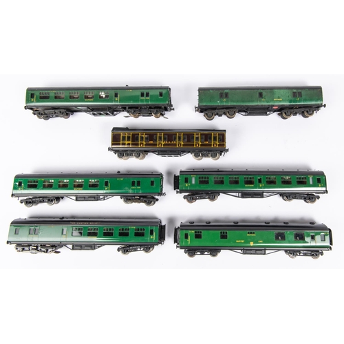 127 - 6x Exley OO gauge tinplate Southern Railway bogie coaches and one SECR bogie coach. Including; 2x po... 