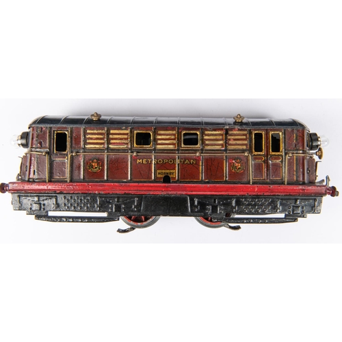 131 - Hornby O gauge Metropolitan Railway train set (E320). 1930s set comprising a 20v electric Metropolit... 