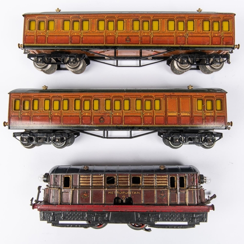 131 - Hornby O gauge Metropolitan Railway train set (E320). 1930s set comprising a 20v electric Metropolit... 