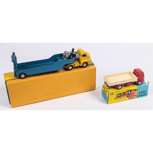 378 - 2x Corgi Toys. A Bedford Carrimore Low-Loader (1100) with yellow cab, metallic blue trailer and smoo... 