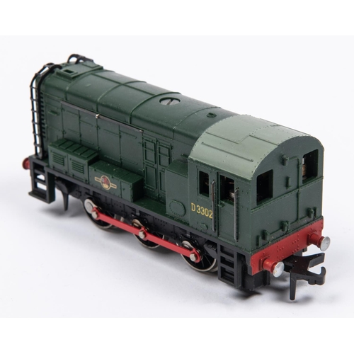 91 - 2x Hornby Dublo BR diesel locomotives for 2-rail running. Deltic Class 55 Co-Co loco (2232). Togethe... 