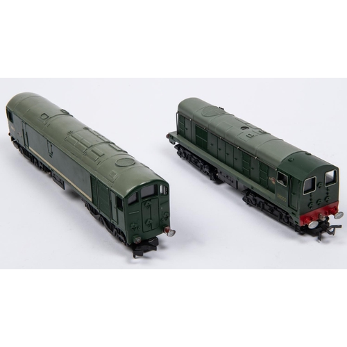 92 - 2x Hornby Dublo BR diesel locomotives for 3-rail running. Metro-Vic Class 28 Co-Bo locomotive, D5713... 