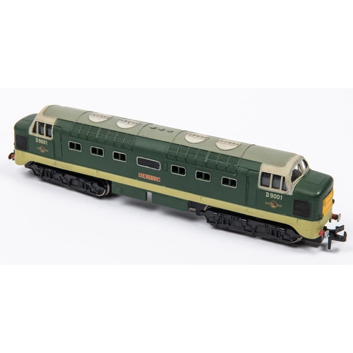 95 - A Hornby Dublo BR Deltic Class 55 Co-Co diesel locomotive, St. Paddy D9001, in two-tone green livery... 