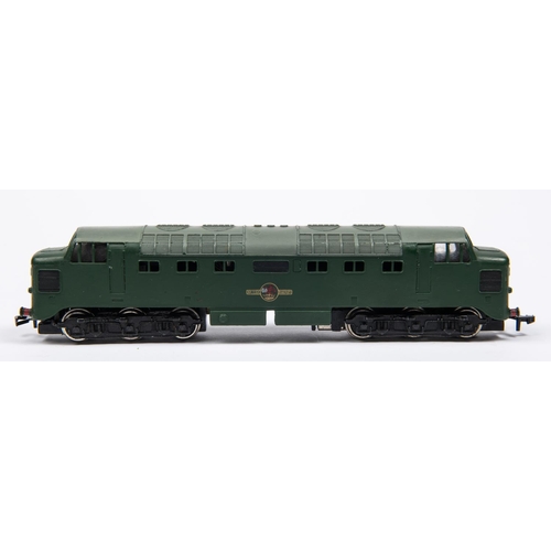 96 - A Hornby Dublo BR Deltic Class 55 Co-Co diesel locomotive in unlined green livery (3232). For 3-rail... 