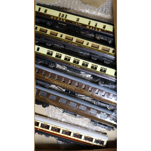 126 - 6x Exley OO gauge tinplate bogie coaches. 3x GWR; Ocean Mails, Sleeping Car and Full Third. 2x early... 