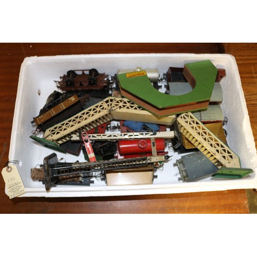 136 - Quantity of O gauge model railway with sundry various makes. Hornby rolling stock mostly including v... 