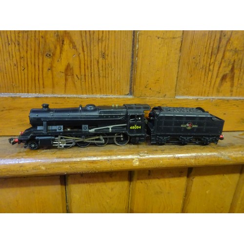 80 - 7x Hornby Dublo locomotives for 3-rail running. Including; a BR Class 81 Bo-Bo electric loco, E3002,... 