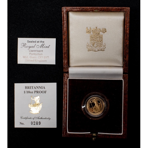 96 - Elizabeth II Britannia proof 1/10 oz coin 1990, B Uncirculated, in Royal Mint case of issue with cer... 