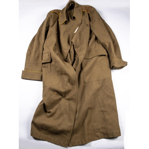 302 - A scarce Yeomanry officers khaki greatcoat c 1902, it is a light shade of khaki and has yellow pipin... 