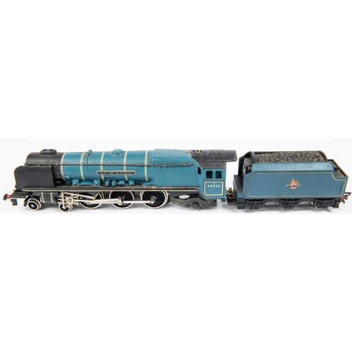 134 - Wrenn Railways OO gauge BR Coronation Class 4-6-2 locomotive (W2229). City of Glasgow 46242, in line... 