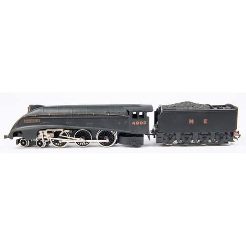 141 - Wrenn Railways OO gauge LNER Class A4 streamlined 4-6-2 locomotive (W2213). Peregrine 4903, in unlin... 