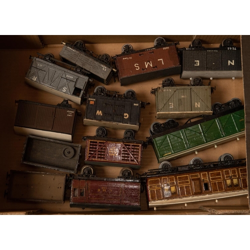 144 - 28x O gauge freight wagons etc, either scratchbuilt, kitbuilt or constructed from commercial parts. ... 