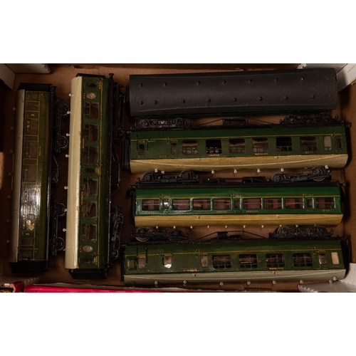 147 - 6x O gauge tinplate etc Southern Railway bogie coaches. 5x constructed using scratchbuilt elements a... 