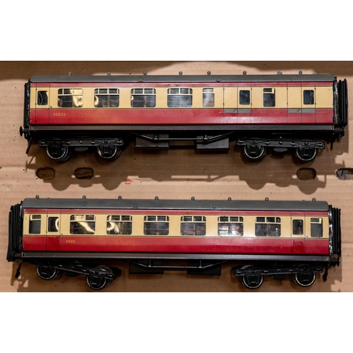 156 - 2x O gauge LMS bogie coaches. A Full First and a Brake Third. Both in maroon livery. GC for age. £30... 