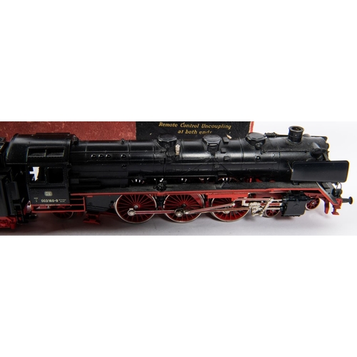 89 - 4x HO/OO gauge German outline locomotives by Marklin and Trix Twin, all for 3-rail running. A 2-car ... 