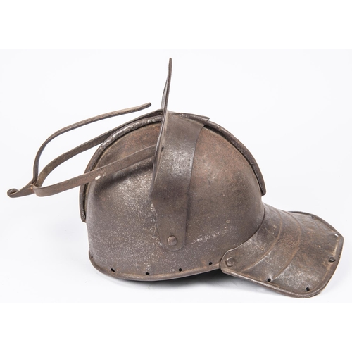 420 - A good Cromwellian trooper's 3 bar lobster tail helmet, skull formed from 2 pieces, one piece neck g... 