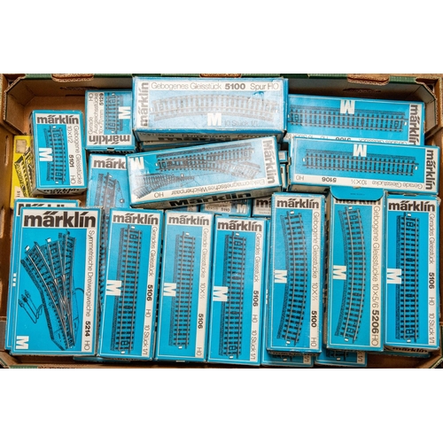 113 - 26x Marklin HO gauge items. Including 3x 0-6-0T tank locomotives for 3-rail running; TM800, 89 028 a... 