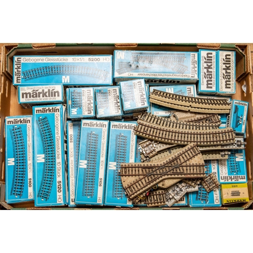 114 - 13x Marklin HO gauge railway items. Including 2x German outline tender locomotives; a 4-6-2, 01 097,... 