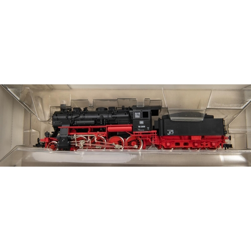 126 - Fleischmann HO DB Class 56 2-8-0 tender locomotive, RN 56 2659, in black and red livery. Plus 10 fre... 