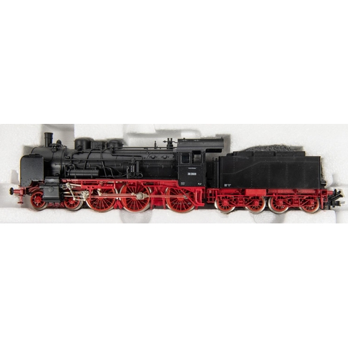 129 - Fleischmann HO DR Class 38 4-6-0 tender locomotive, RN38 2609 in black and red livery, 4160. Plus 10... 