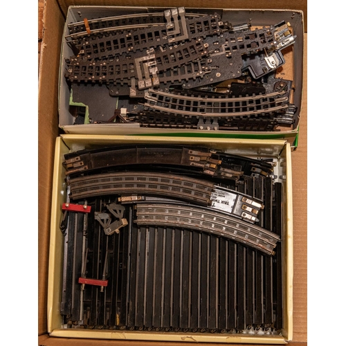 169 - A quantity of Trix Twin Railway TTR. Including 5x locomotives; a BR Class 81 Bo-Bo pantograph loco, ... 