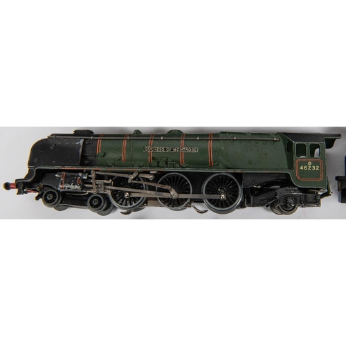 207 - 3x Hornby Dublo locomotives and a Tri-ang Hornby loco for 3-rail running. 2x Hornby Dublo Coronation... 