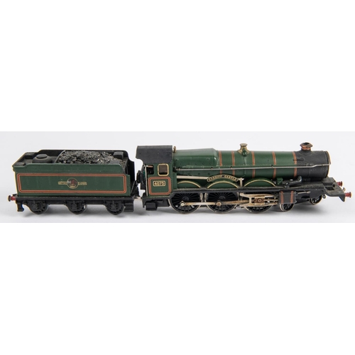 214 - 2 Wrenn Railways 4-6-0 Castle Class Tender Locomotives. BR Cardiff Castle, RN4075 (W2221). Plus a GW... 