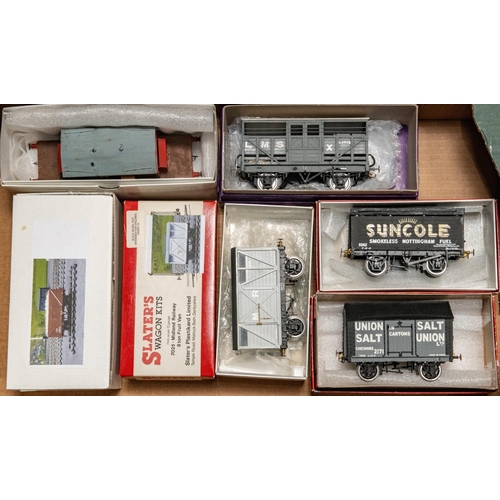 221 - 7x O gauge American outline rolling stock. Including; a kit-built Soo Line Bo-Bo diesel locomotive p... 