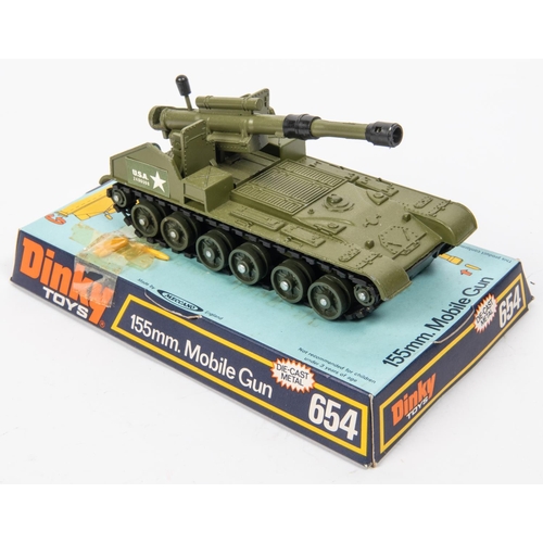 468 - 4 Dinky Toys Military Items. Volkswagen KDF & 50mm PAK Anti-Tank Gun (617), Volkswagen missing. Plus... 