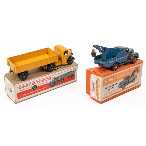 485 - 2 Dinky Toys. A Commer Breakdown Lorry (25x). An example with a dark grey cab and chassis, a blue bl... 