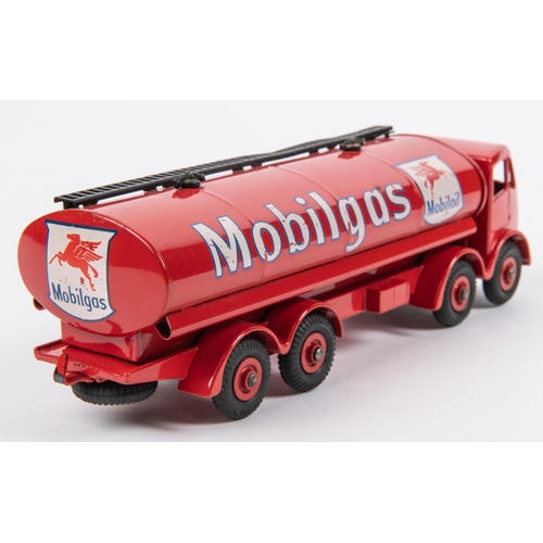 499 - Dinky Supertoys Foden FG 14 Ton Tanker (941). In bright red Mobilgas livery, with ladder to roof. Bo... 