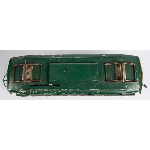 225 - 2x O gauge French Hornby Bo-Bo pantograph locomotives for 3-rail running. SNCF BB-8051, in green liv... 