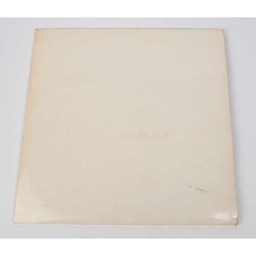 85 - The Beatles; The White Album LP record double album. With poster. Apple labels PCS 7067. No.170357. ... 