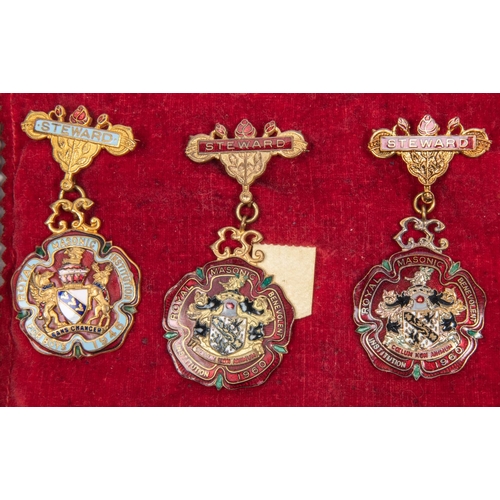 39 - 2 gilt Masonic medals, 4 gilt and enamel Steward's jewels; a gilt Masonic Centenary jewel 1983 and 1... 