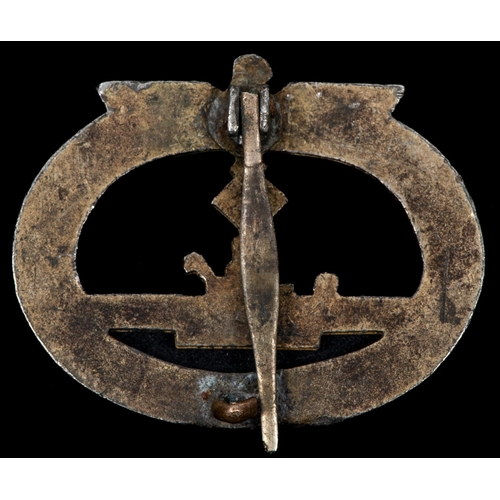 85 - A Third Reich U-Boat breast badge, alloy with traces of gilt wash. GC £65-70