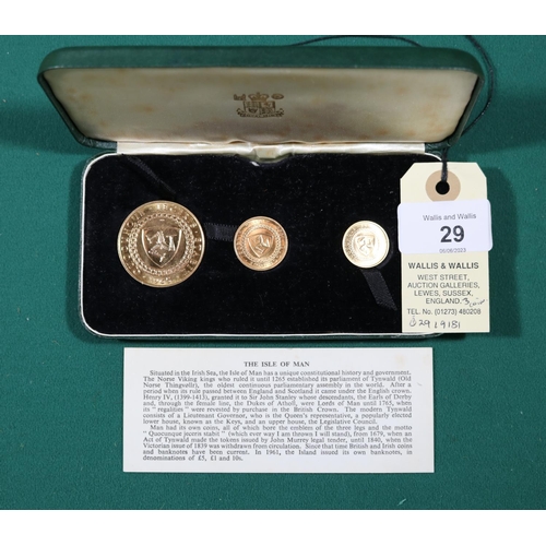 29 - Isle of Man: Elizabeth II regular issue, set of gold coins 1965 Bicentenary of the Revestment Act: £... 