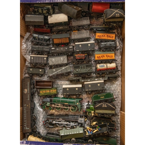 166 - A large quantity of OO model railway. Including 2x Mainline Jubilee Class, locomotive, Leander, plus... 