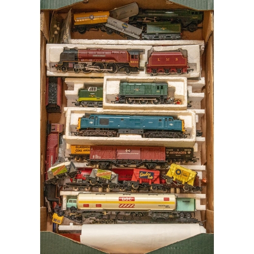 169 - 25+ OO gauge railway items by Hornby Railways, etc. Including 5x locomotives; an LMS Coronation Clas... 