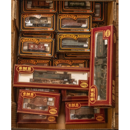 170 - 20x OO gauge railway by GMR and Mainline Railways. Including 2x GWR locomotives; a Castle Class 4-6-... 