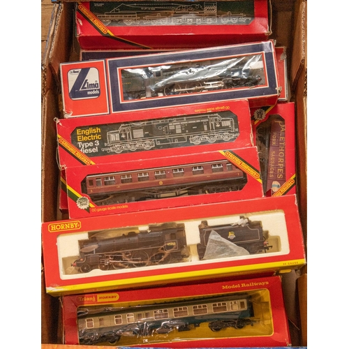 174 - 15x OO gauge model railway items by Hornby Railways, Lima, etc. Including 4x locomotives; a BR Class... 