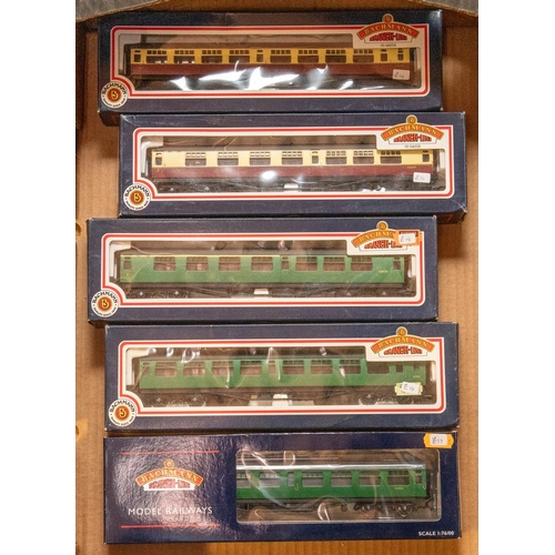 178 - 9x Bachmann Branch-line OO gauge railway. Including 2x Southern Railway locomotives; a Lord Nelson C... 