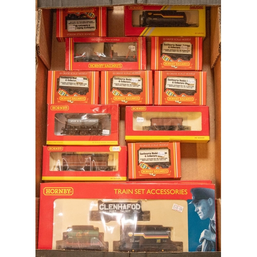 209 - 15x Hornby Railways OO gauge items. Including; a Royal Doulton 50th Anniversary Collection SR School... 