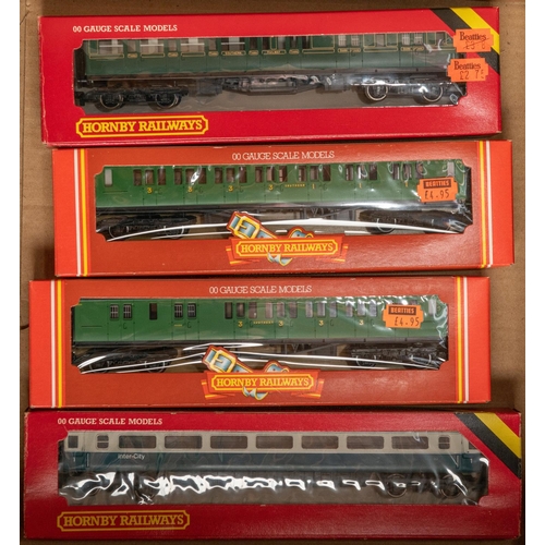 212 - 11x Hornby Railways OO gauge mostly Southern Railway related items. Including 3x locomotives; An SR ... 